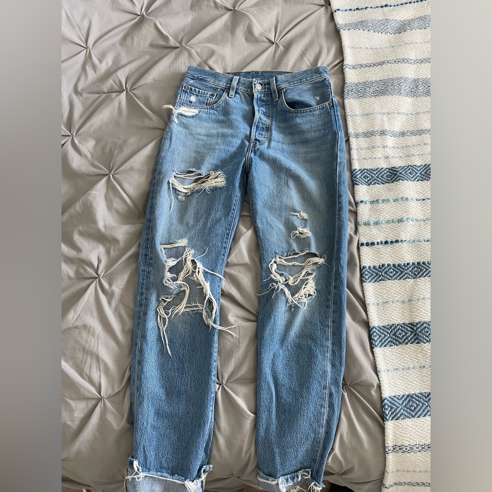 Levi's Women's Distressed Straight Leg Jeans - Light Blue